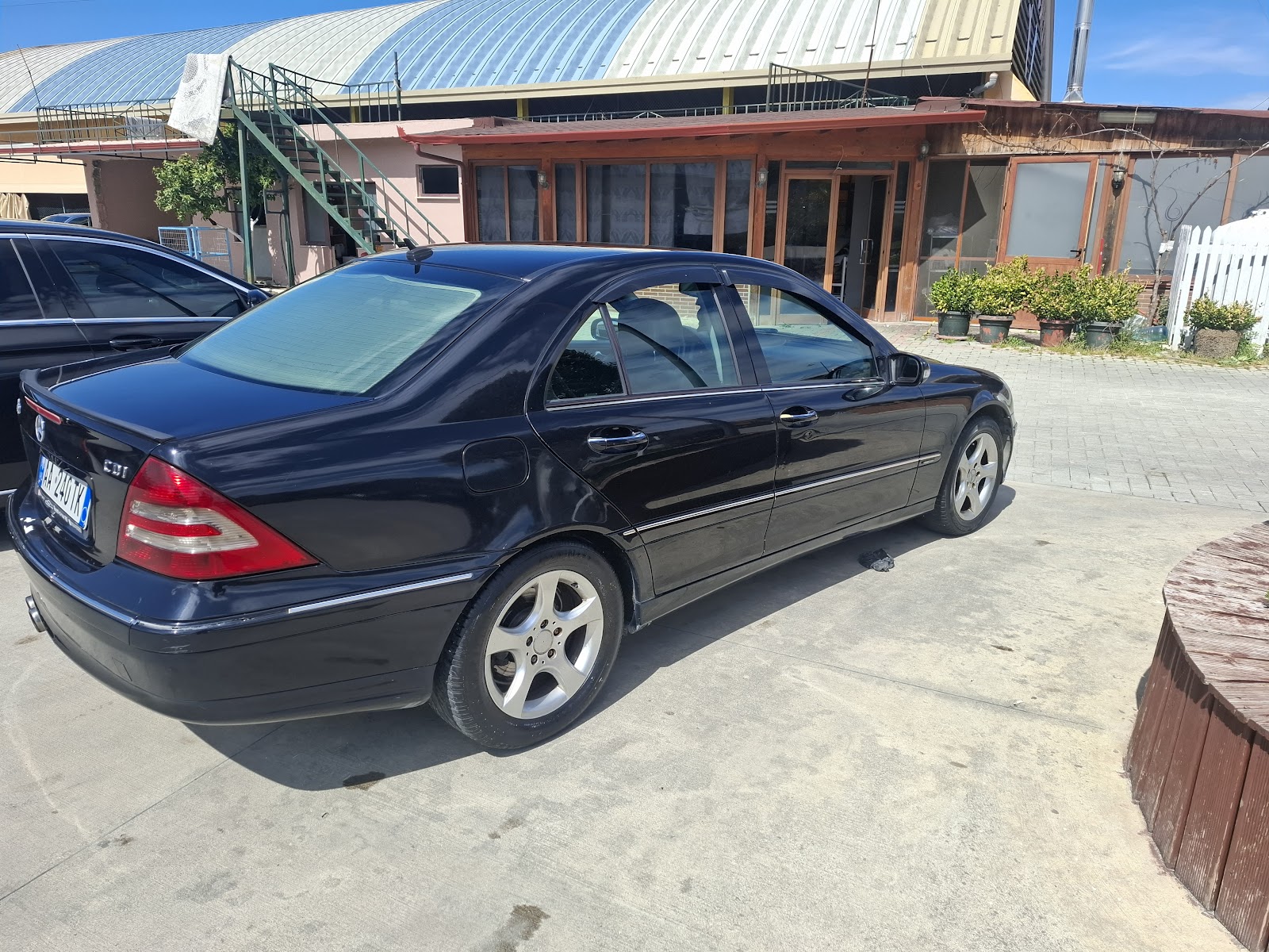 Makina me Qera R&F Rent a car