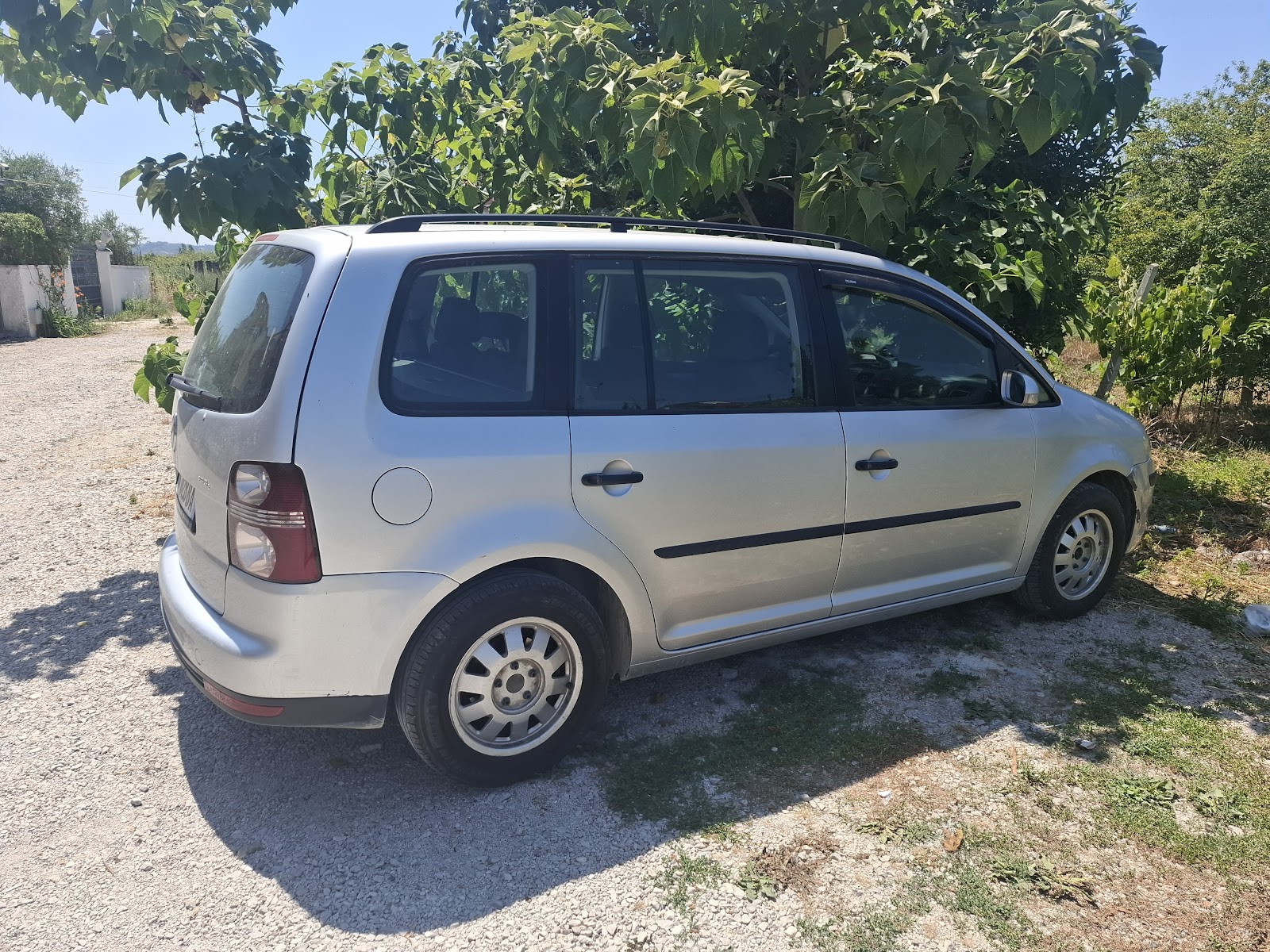 Makina me Qera R&F Rent a car