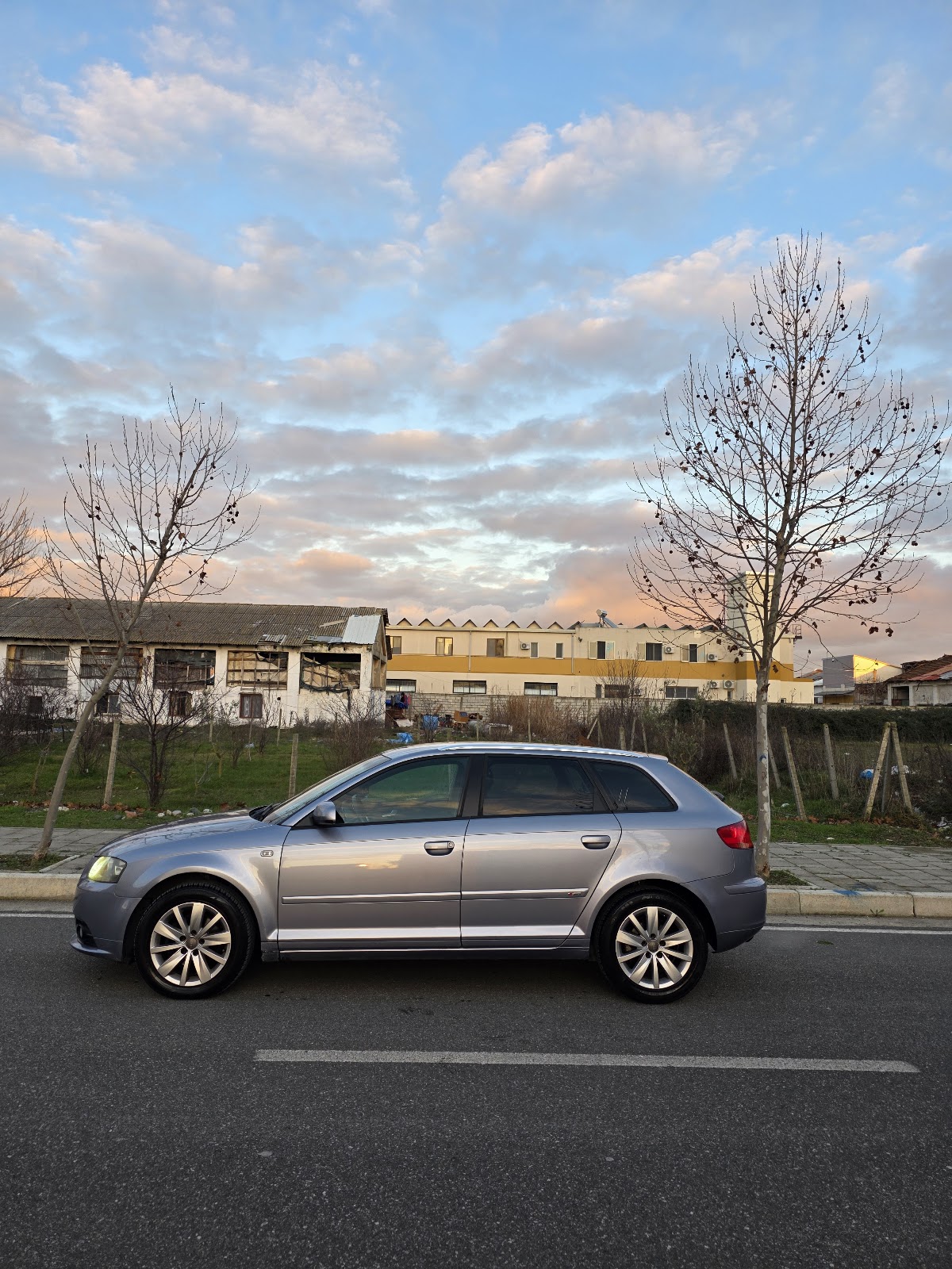 Makina me qera RENTAL.KAVAJA
