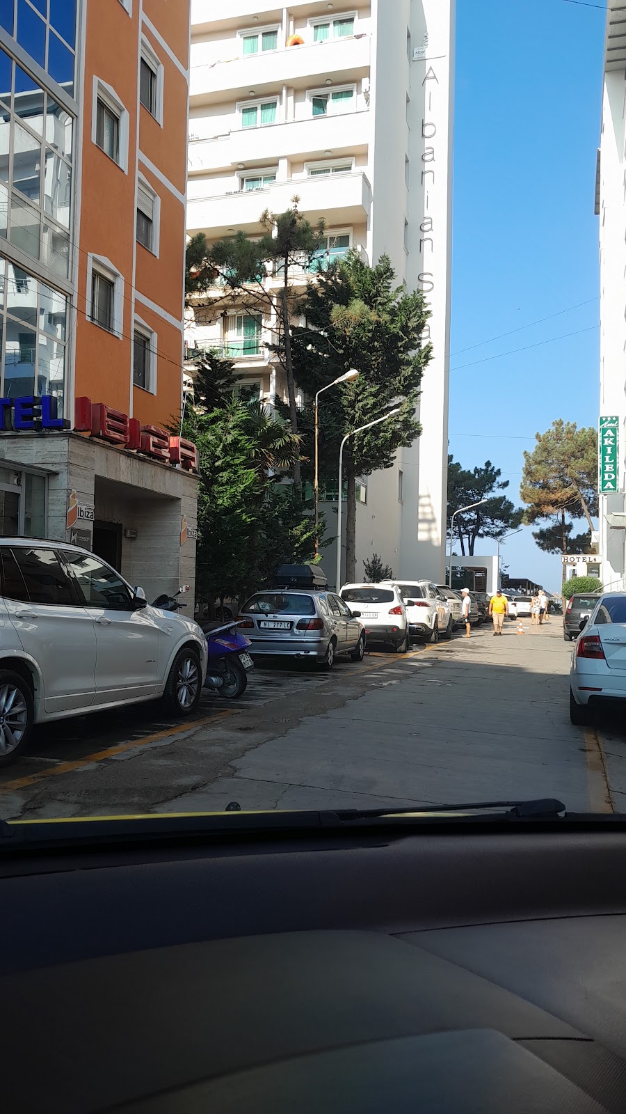 Taxi në Golem, Kavajë