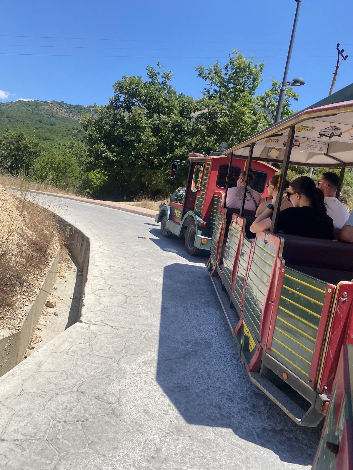Golem Taxi & Tours
