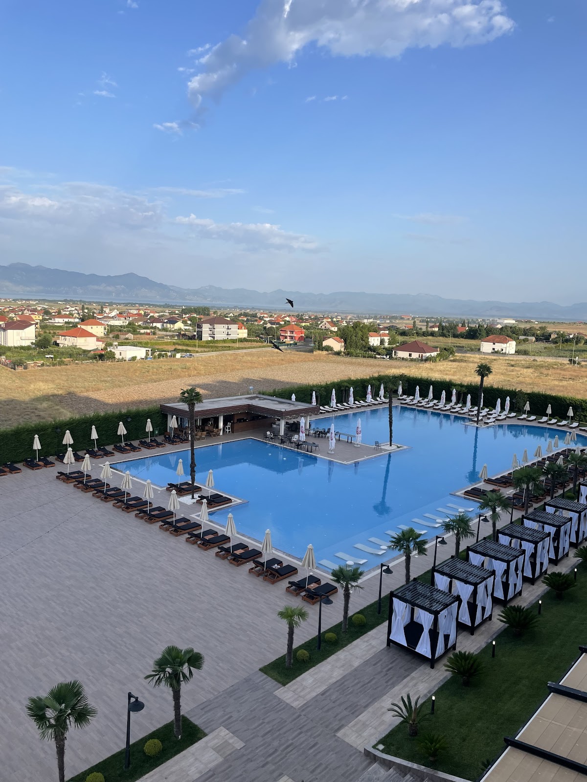 Deluxe Resort & Spa