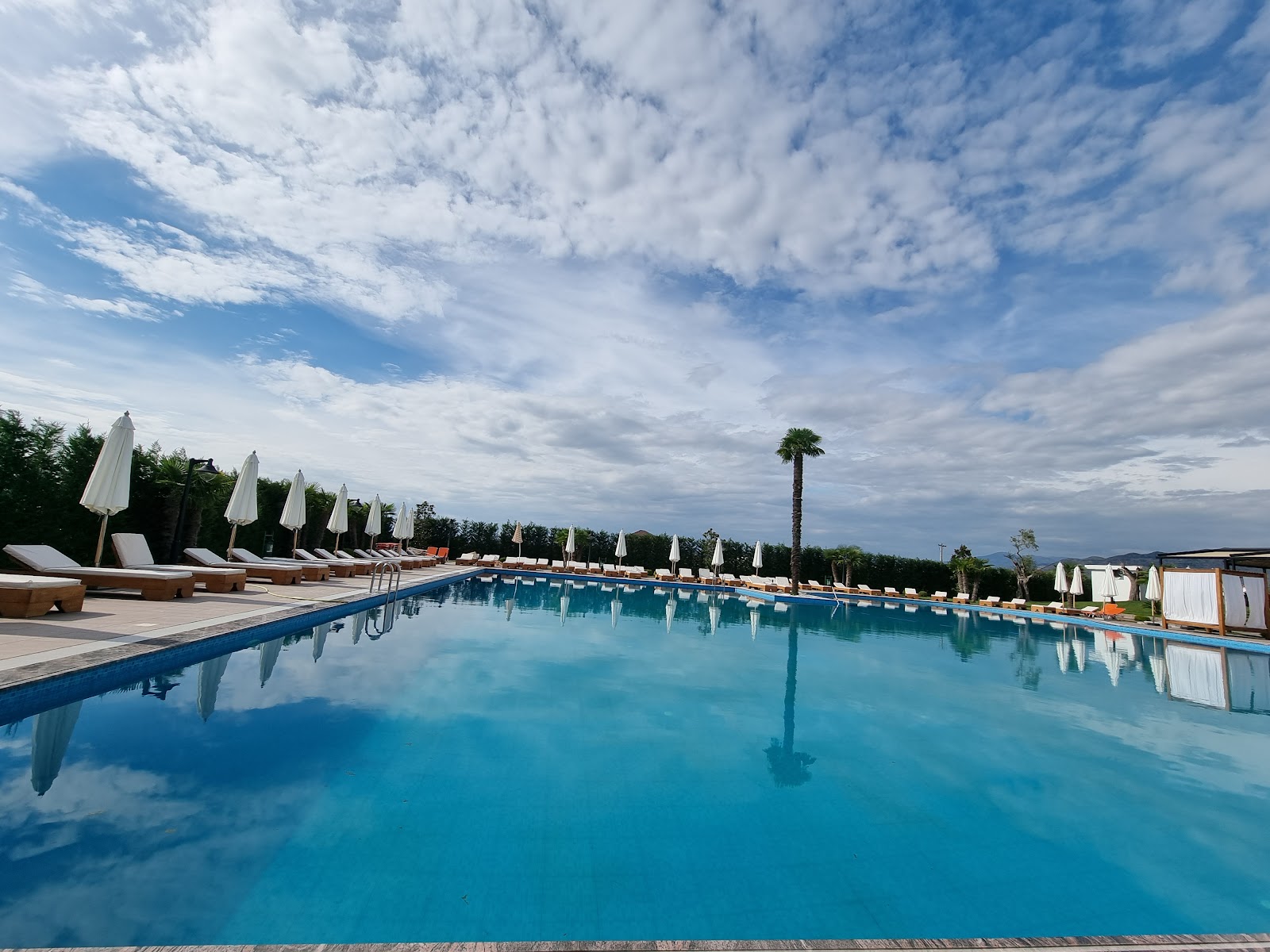 Deluxe Resort & Spa