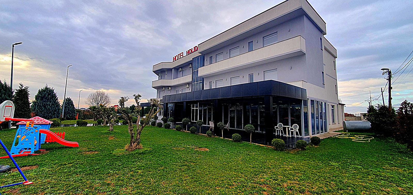 Hotel Holiday
