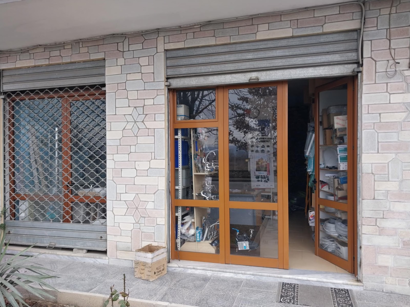 Materiale Hidraulike, Hidrosanitare dhe Elektrike Artur