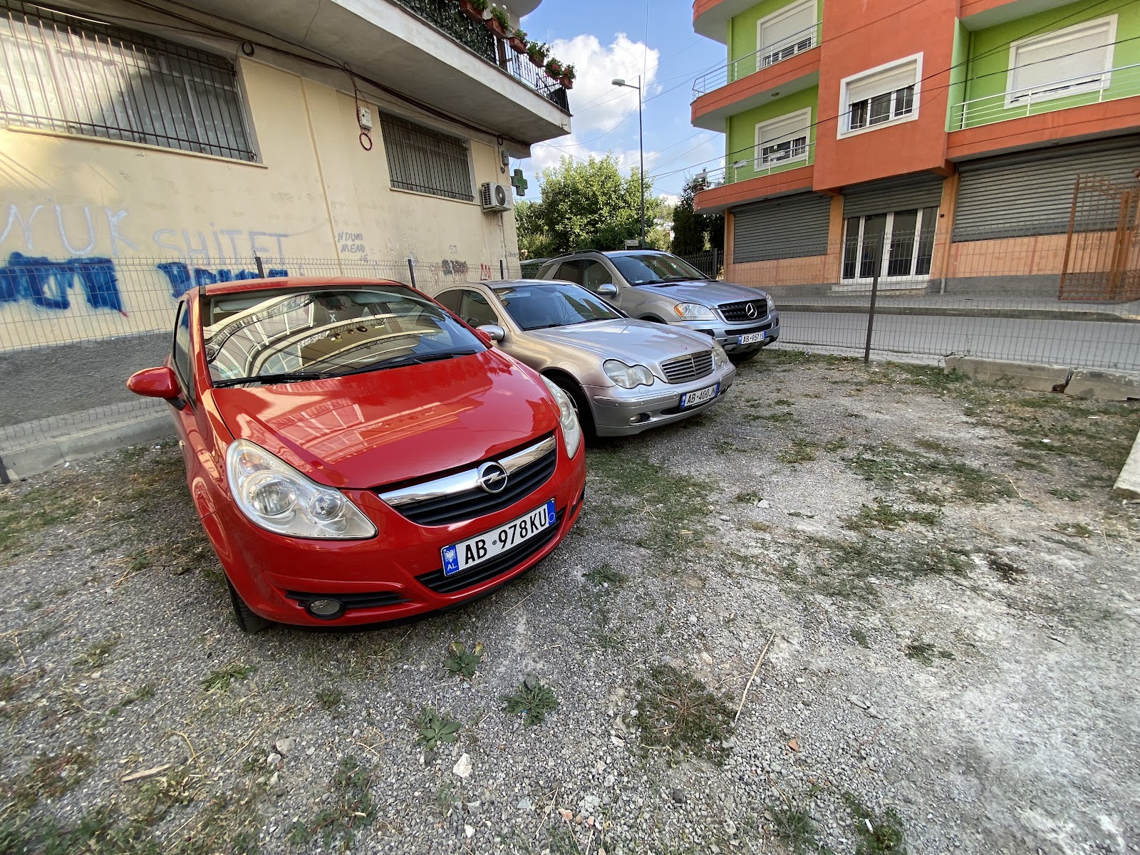 Makina me qera (Rent a car) Eiffel Korce