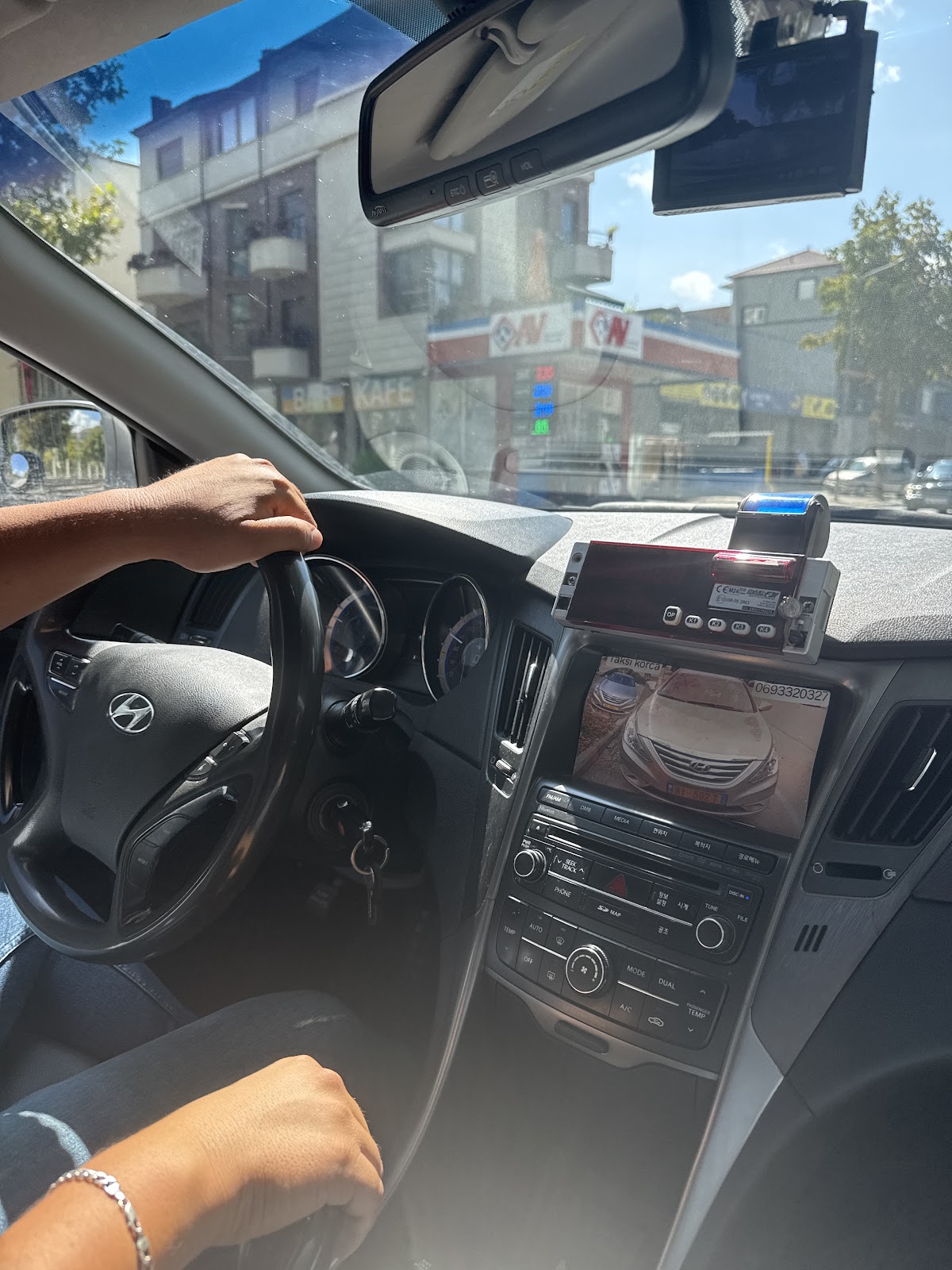 Taxi korce- Makina me qira (Car Rent)