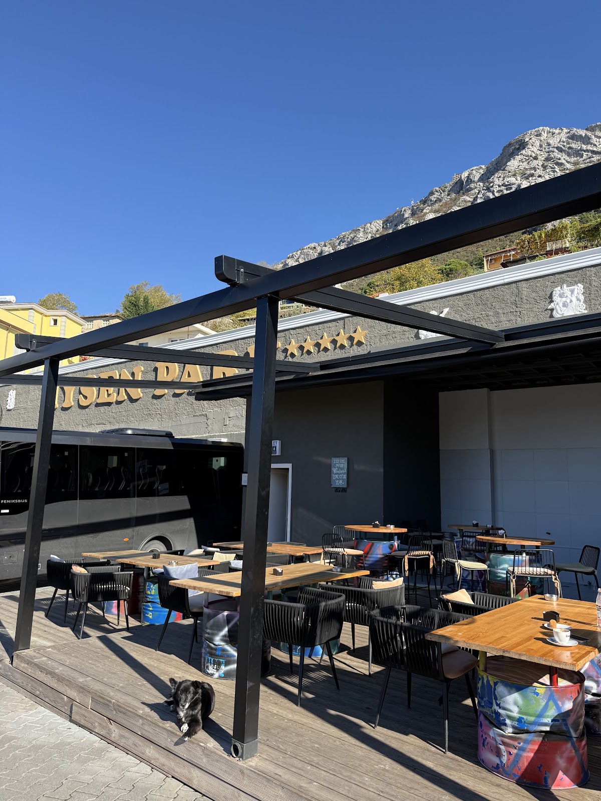 Hysen Park Krujë Bar Restaurant