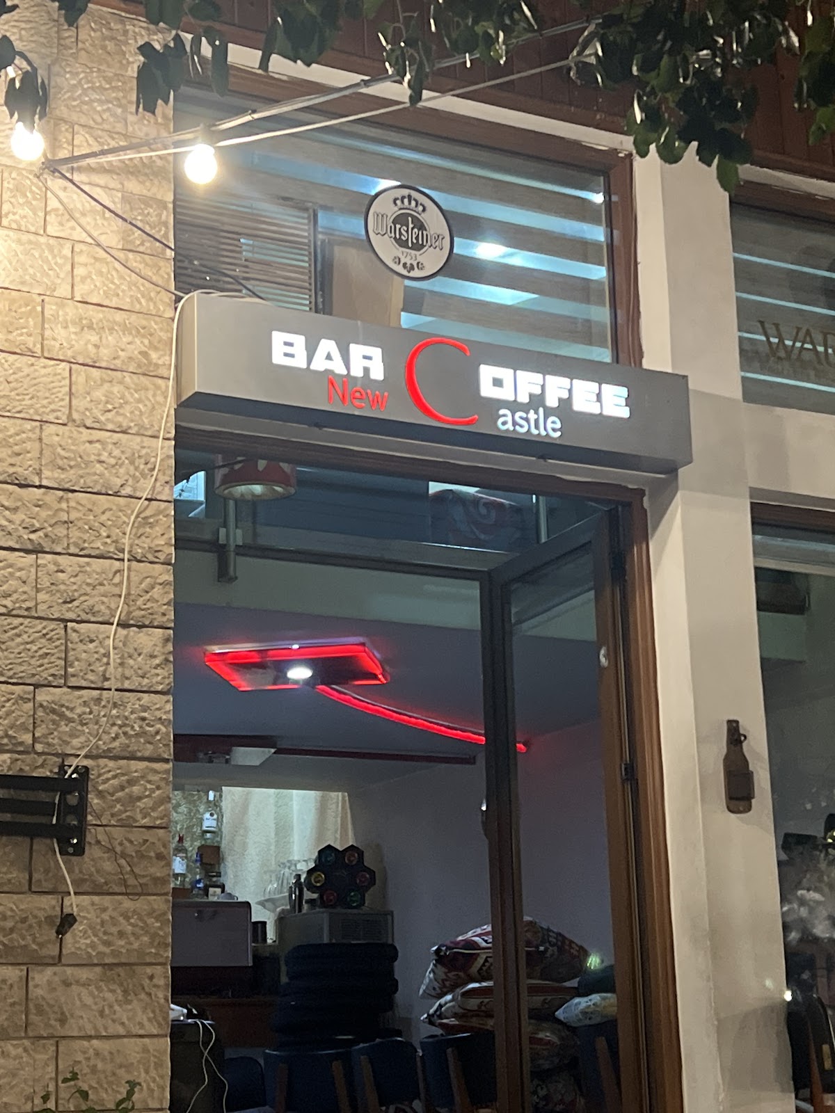 New Castle Lounge