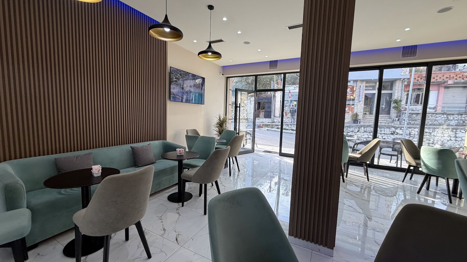 Bar Kafe Shullazi