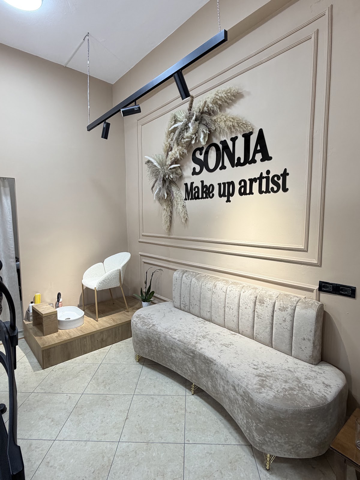 Beauty Care Sonja