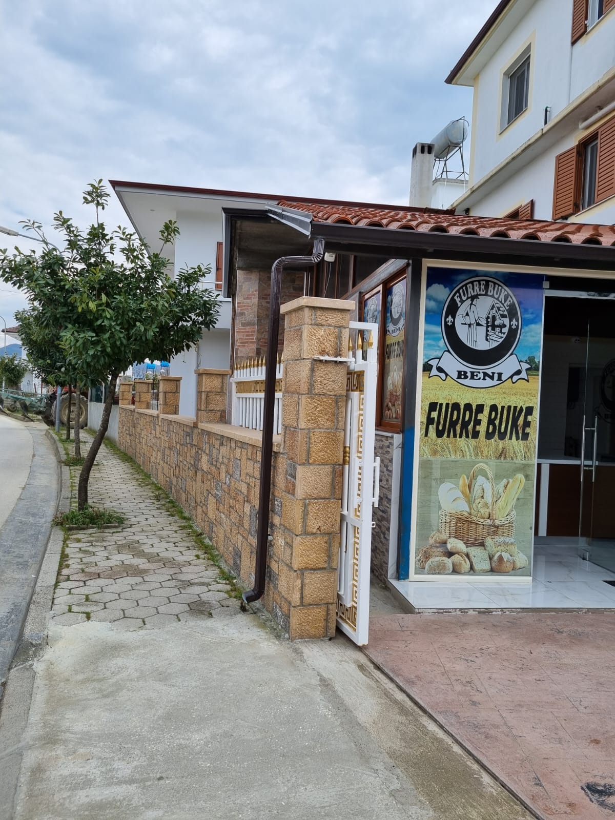 Furrë buke Beni