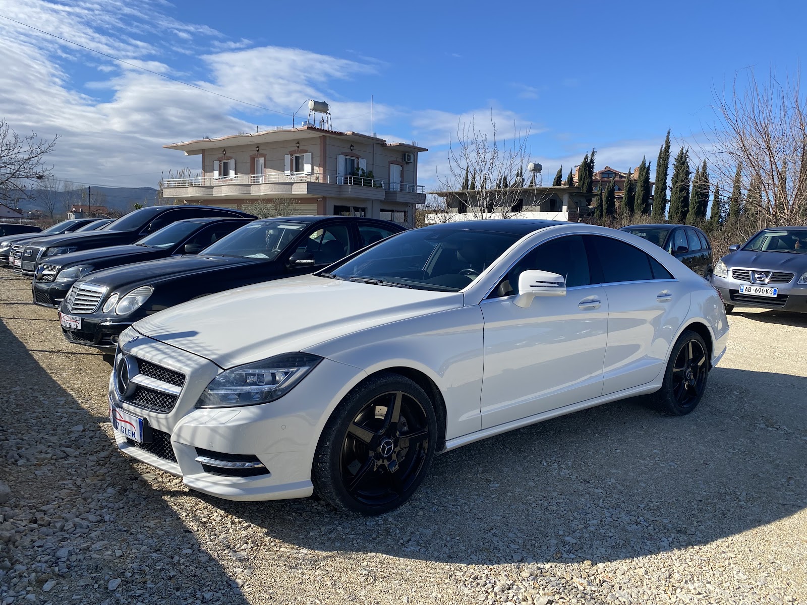 AutoGlen Car Rental ; Makina me Qera