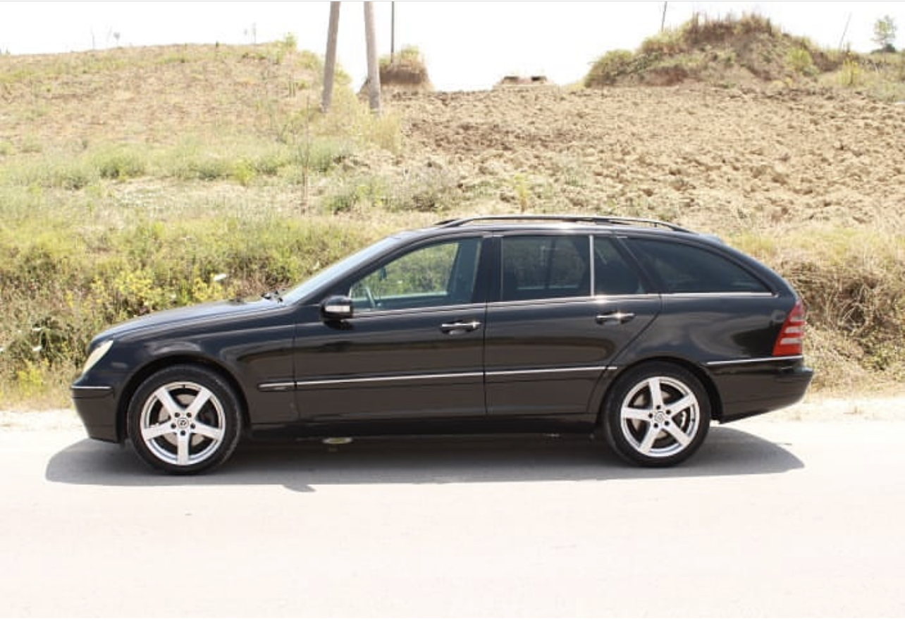 Car Rental Hermes - Makina me qera