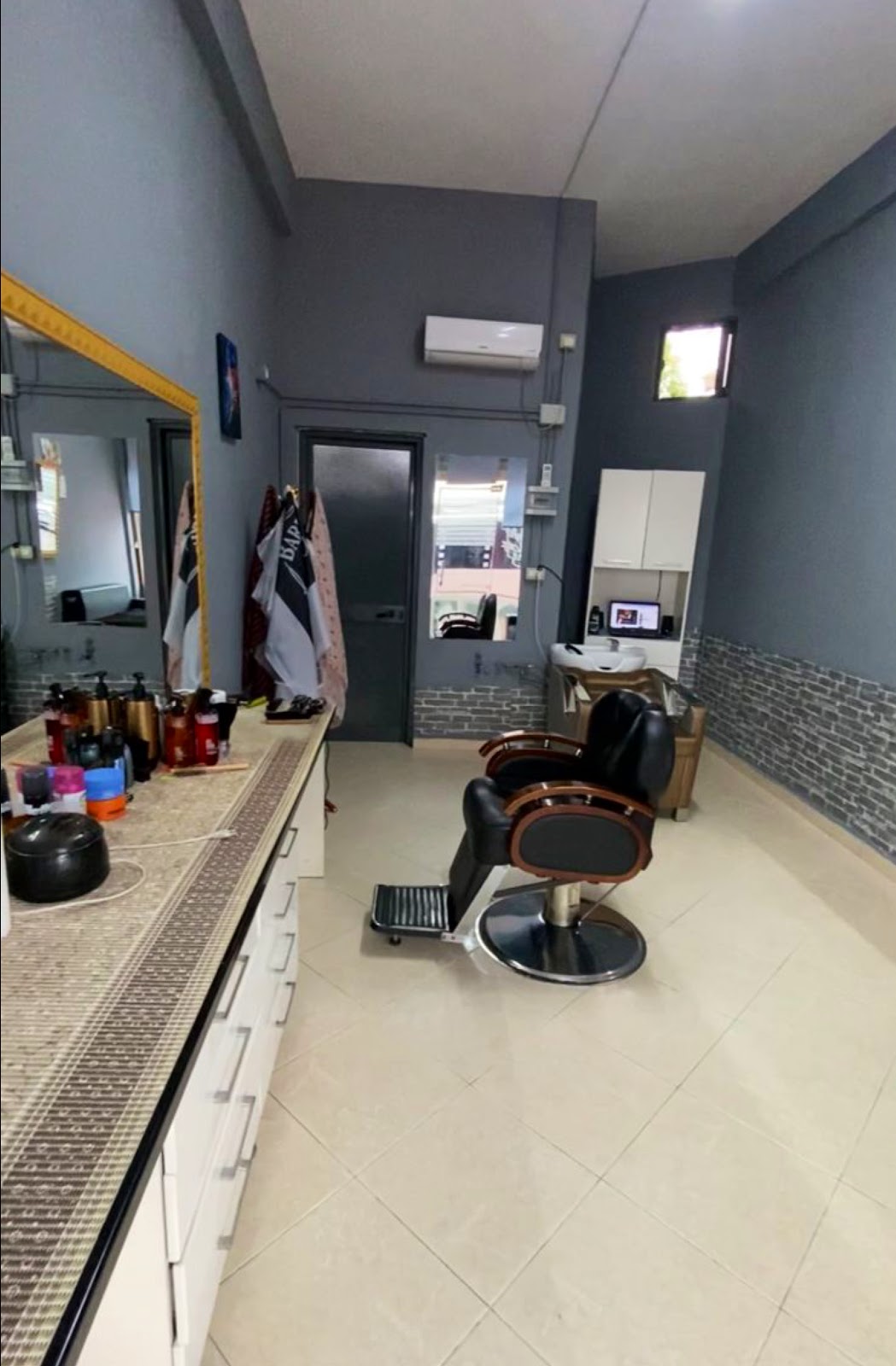 Barber Shop Tuci - Lac Kurbin