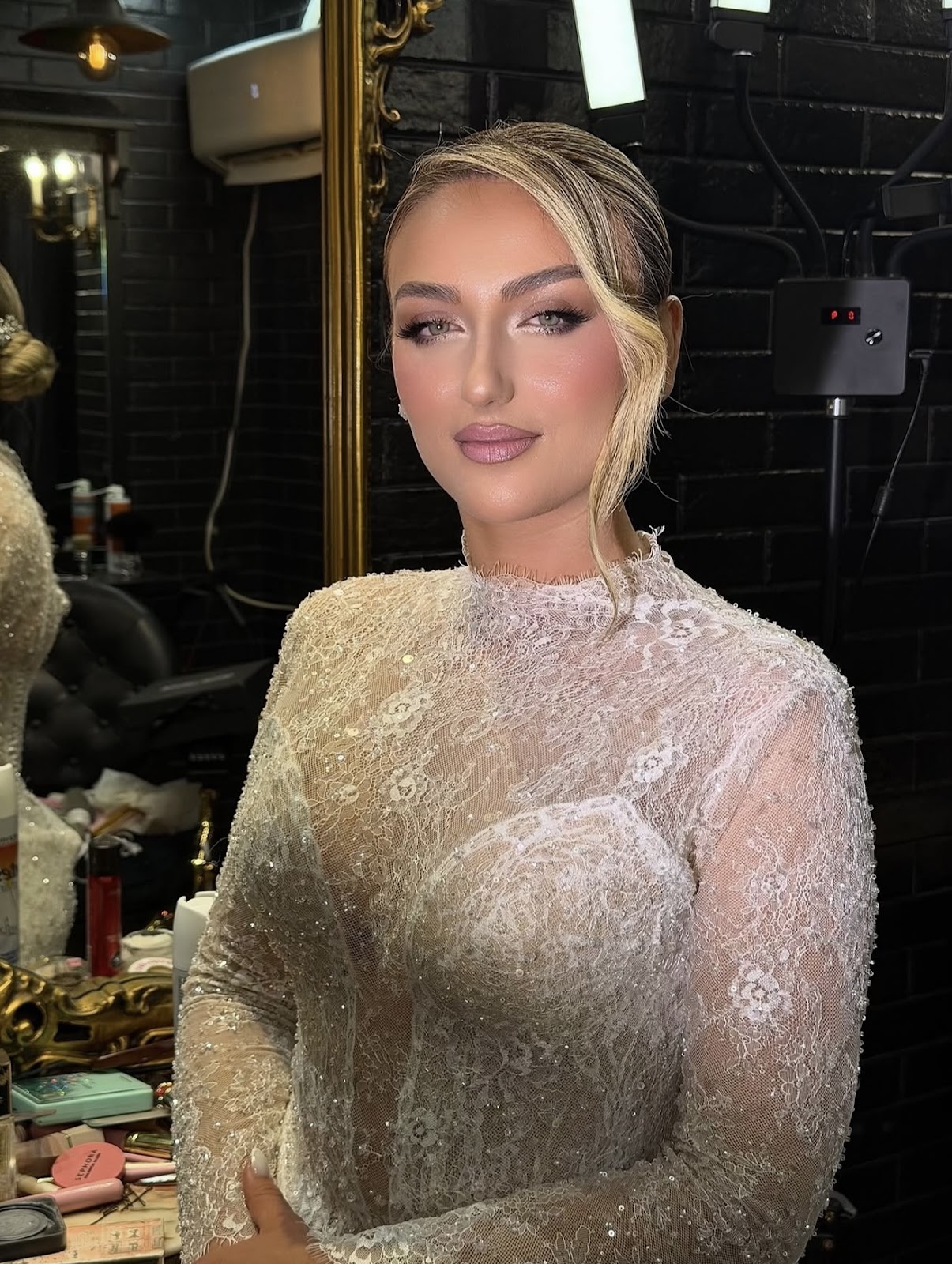 ALEXA MAKEUP