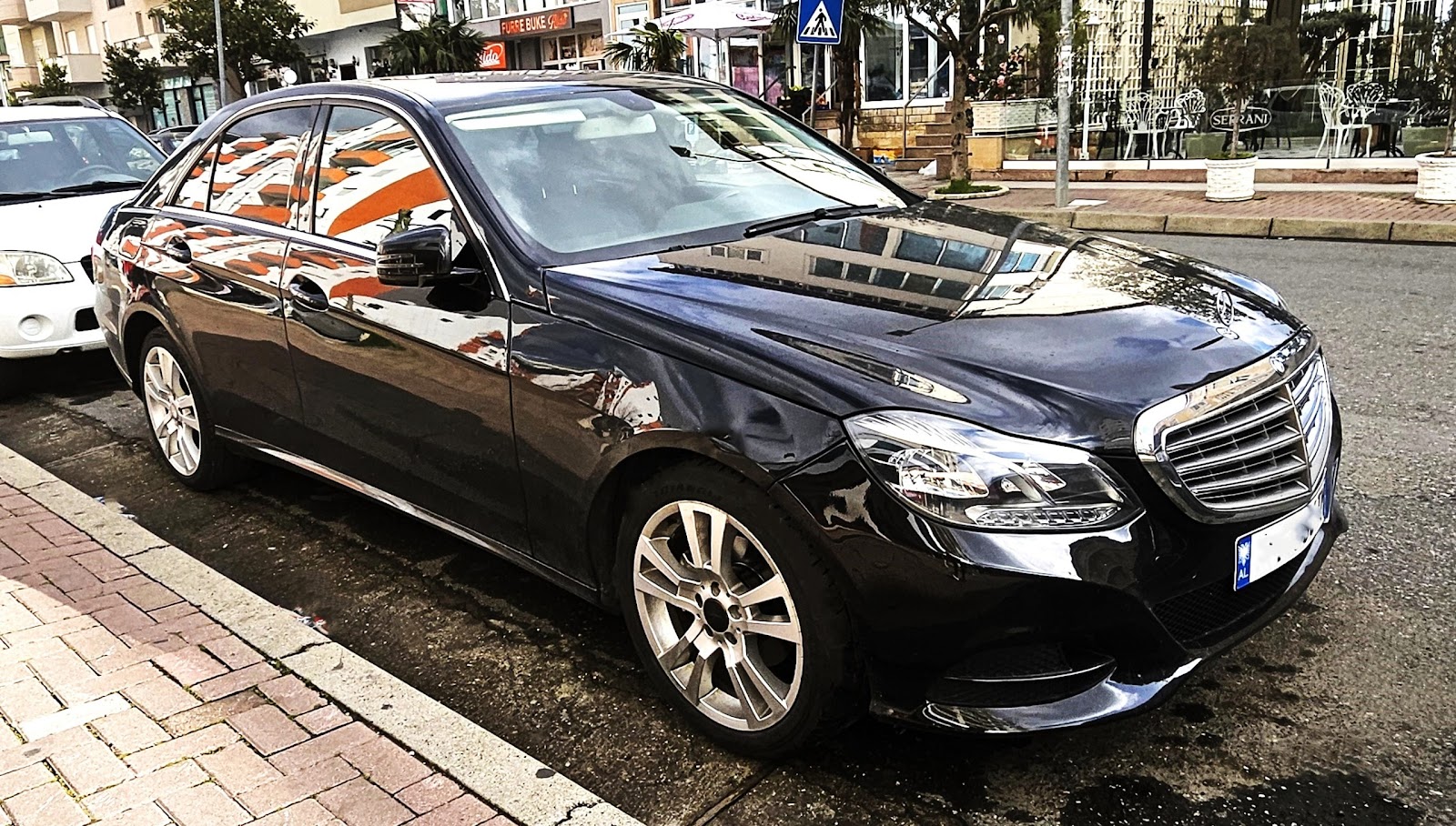 Dom Travel-Makina me Qera