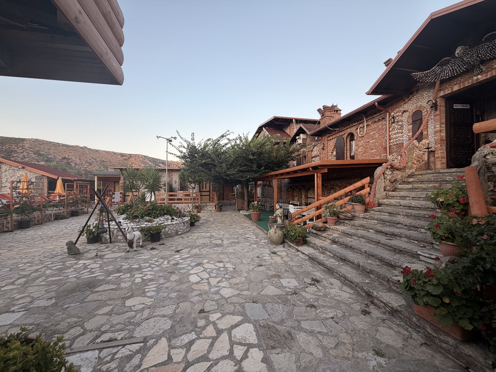 Bujtina Syni i zi shengjin