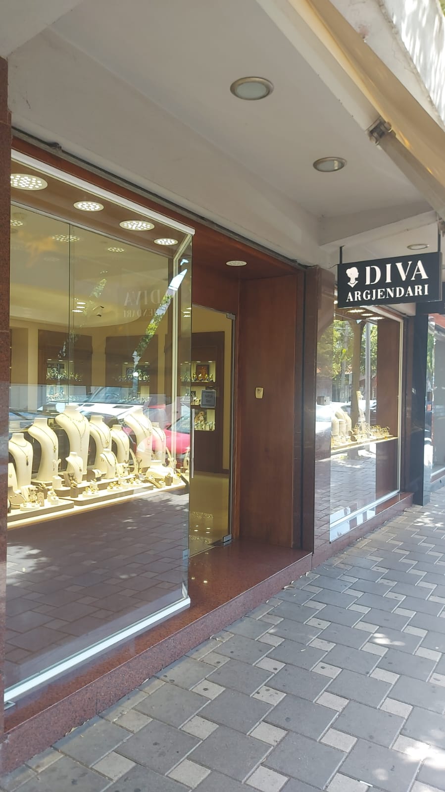 Argjendari Diva (Lezhe)