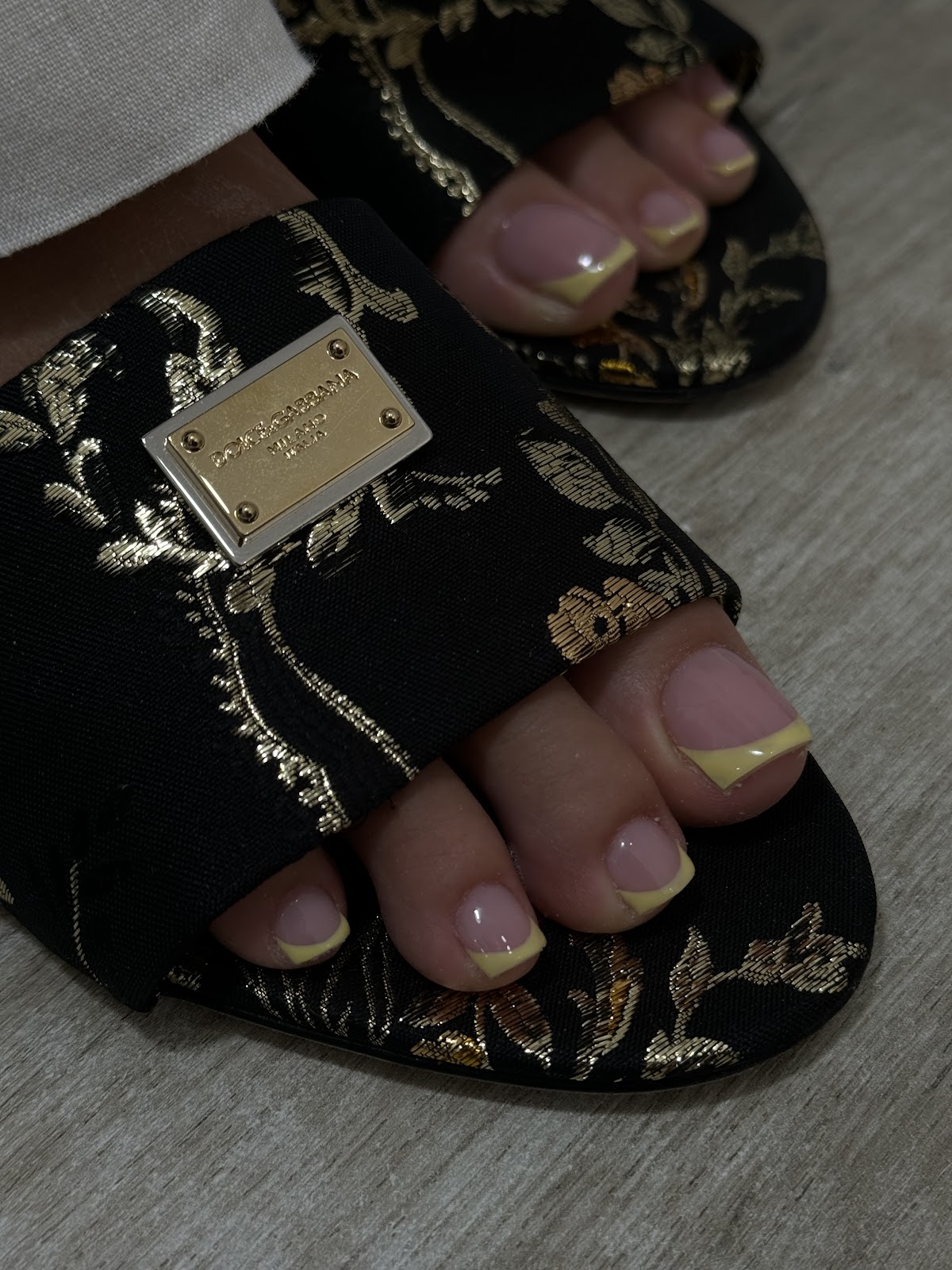 Asle Nails
