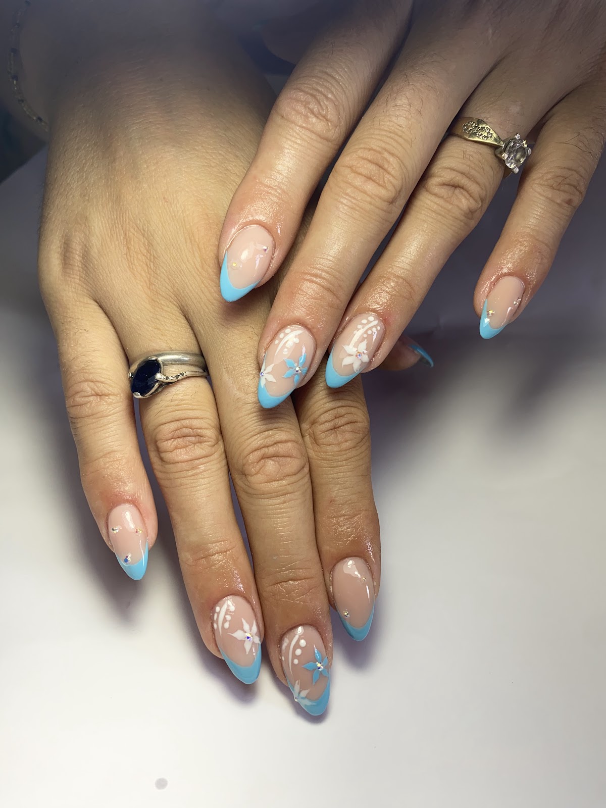 Mela Nails