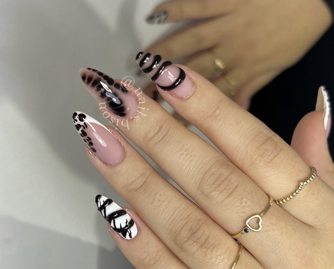 Nail’s Bisou