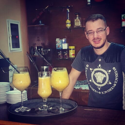 Friends Bar
