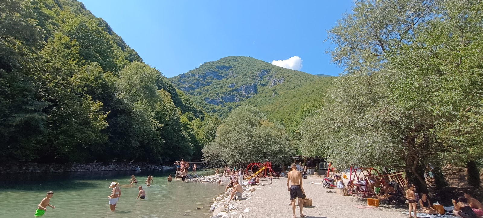Restaurant Lumi i bardhe (Te Sharra)