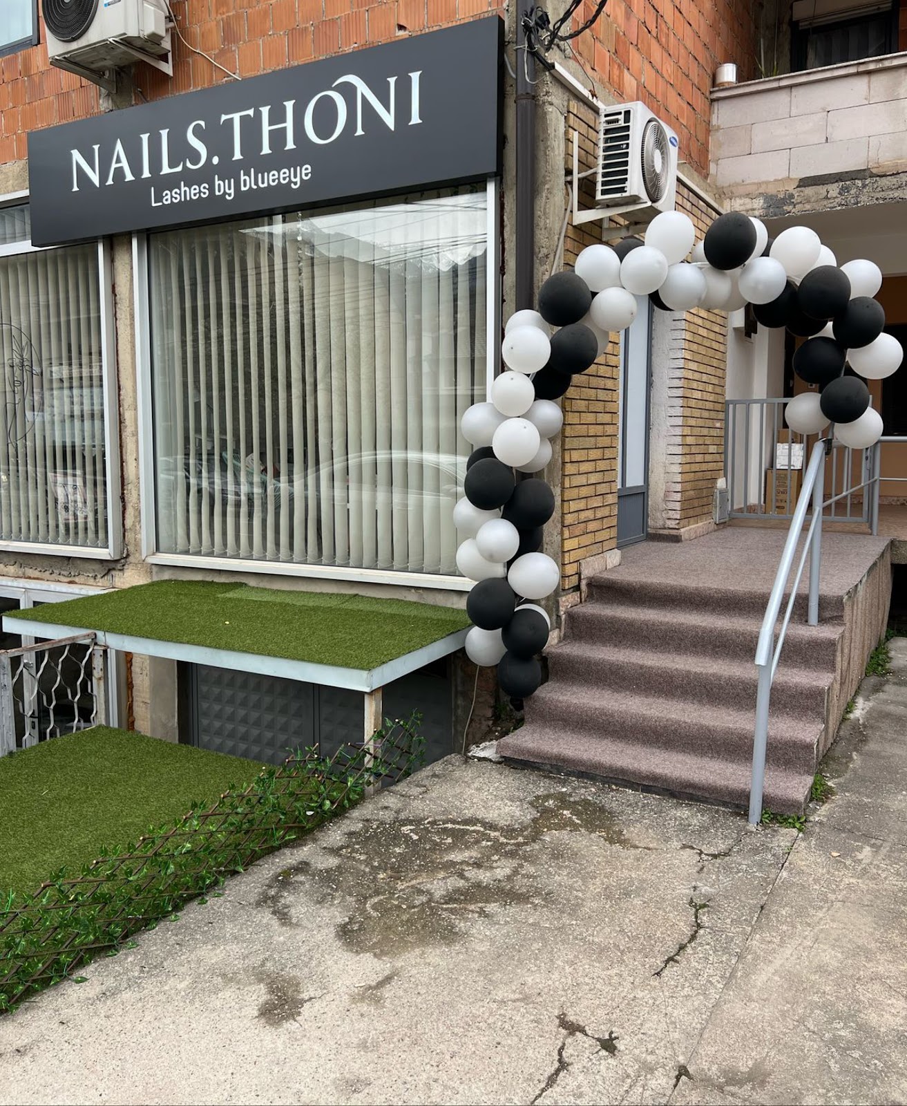 Nails Thoni
