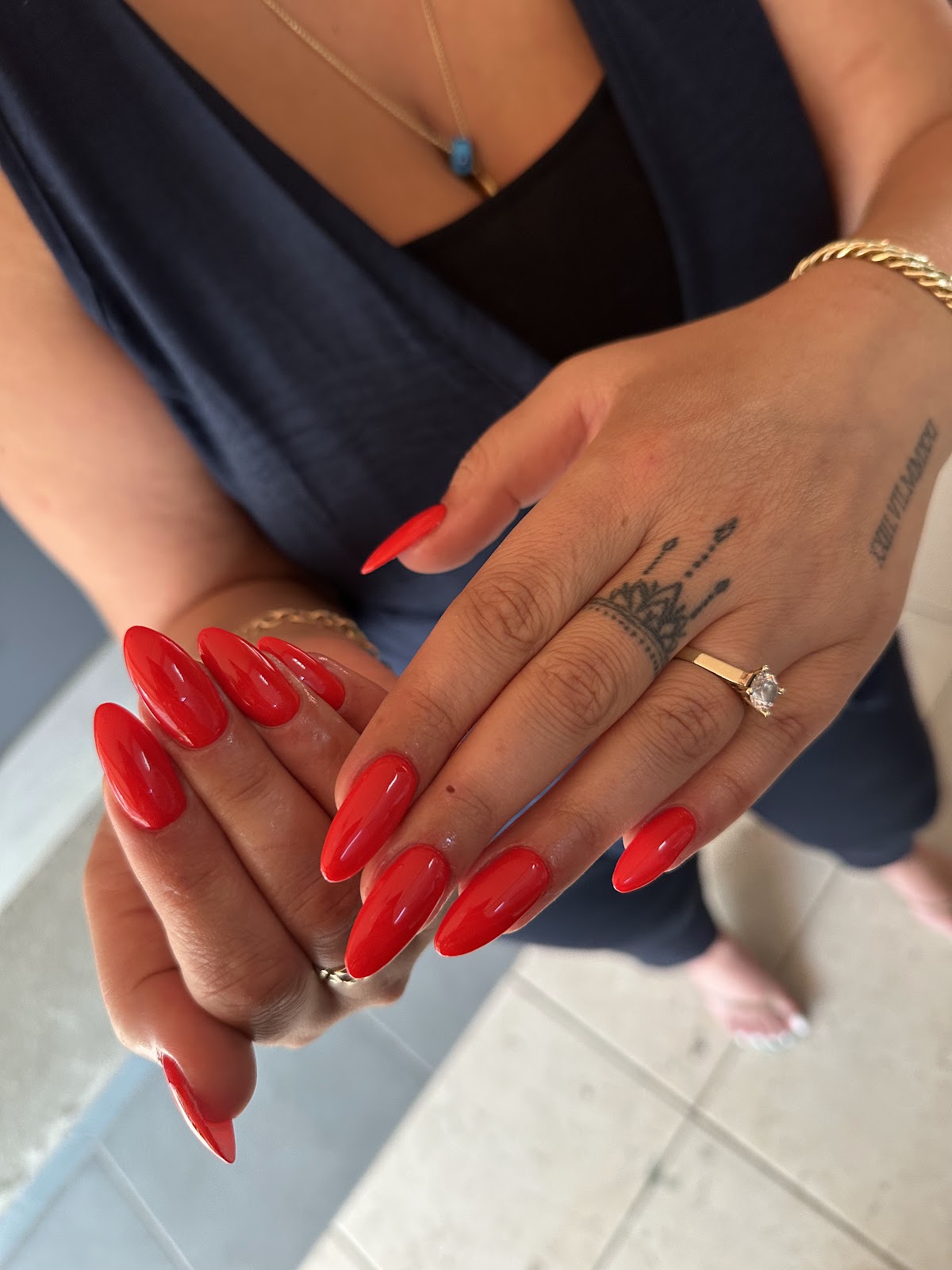 Dkr nails