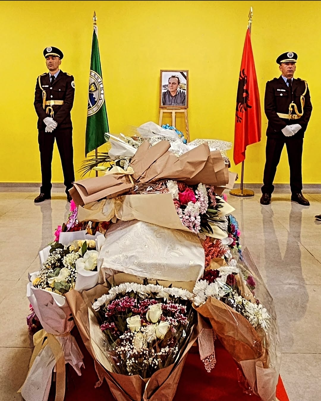 Agjensi funerali Emin Dashi