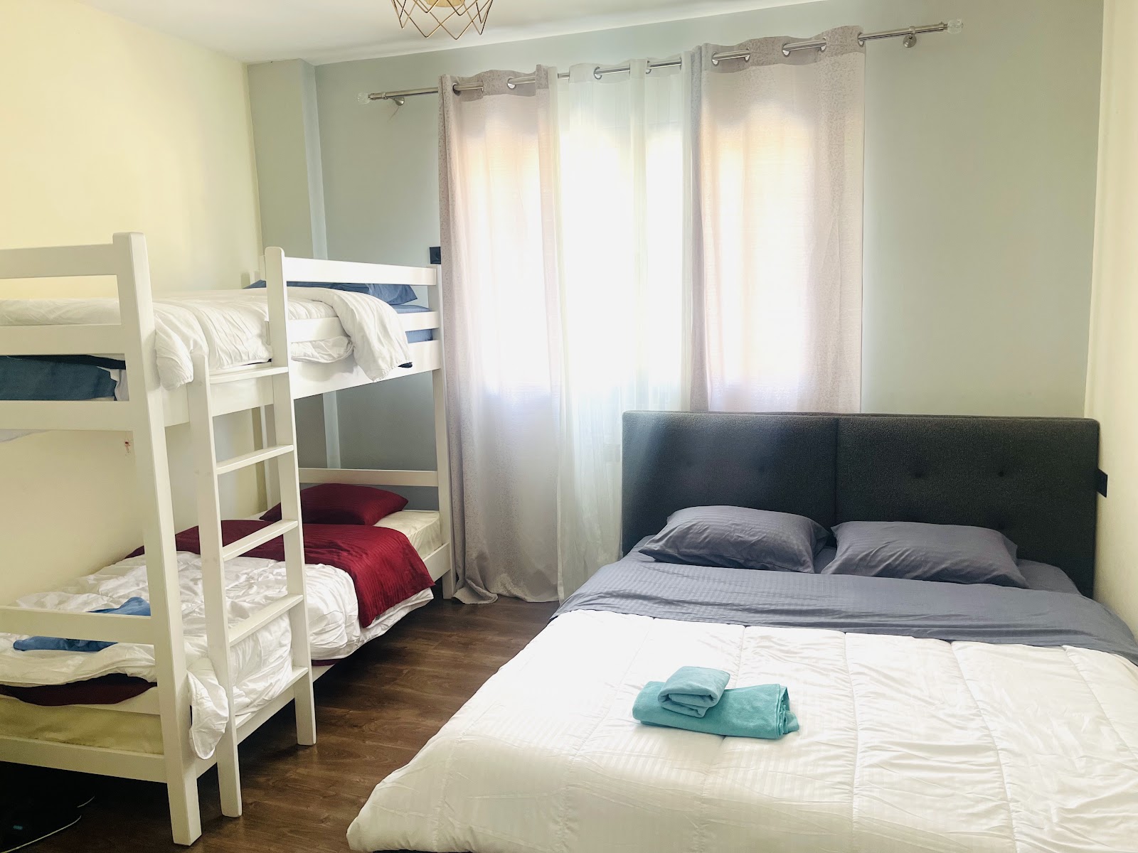 Bar restorant hotel Istanbul(Kloen)