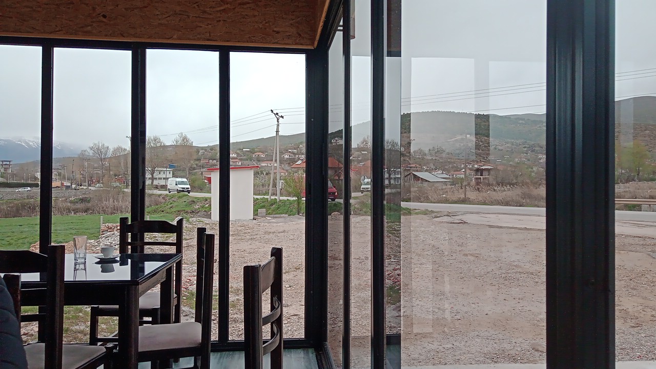 Bar kafe lavazh Njazi Dashi