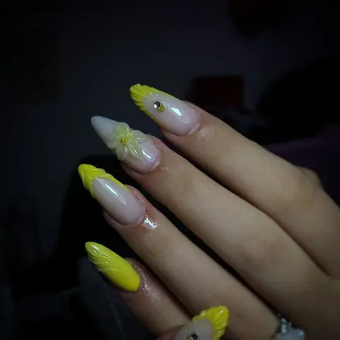 Nails by Veris