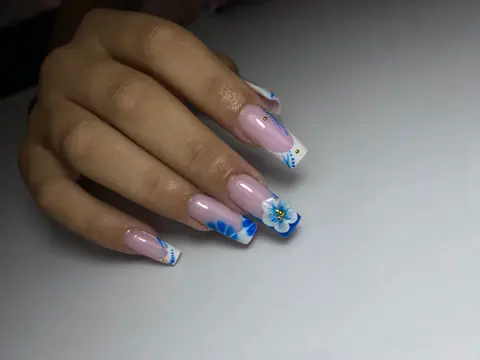 Nails by Veris