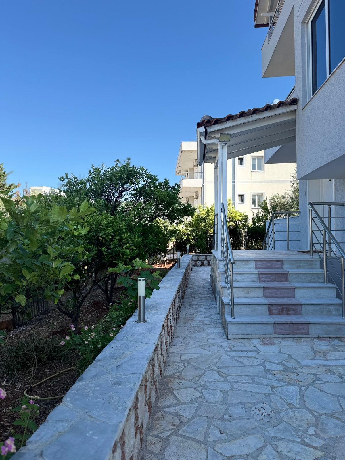 Guesthouse Dema