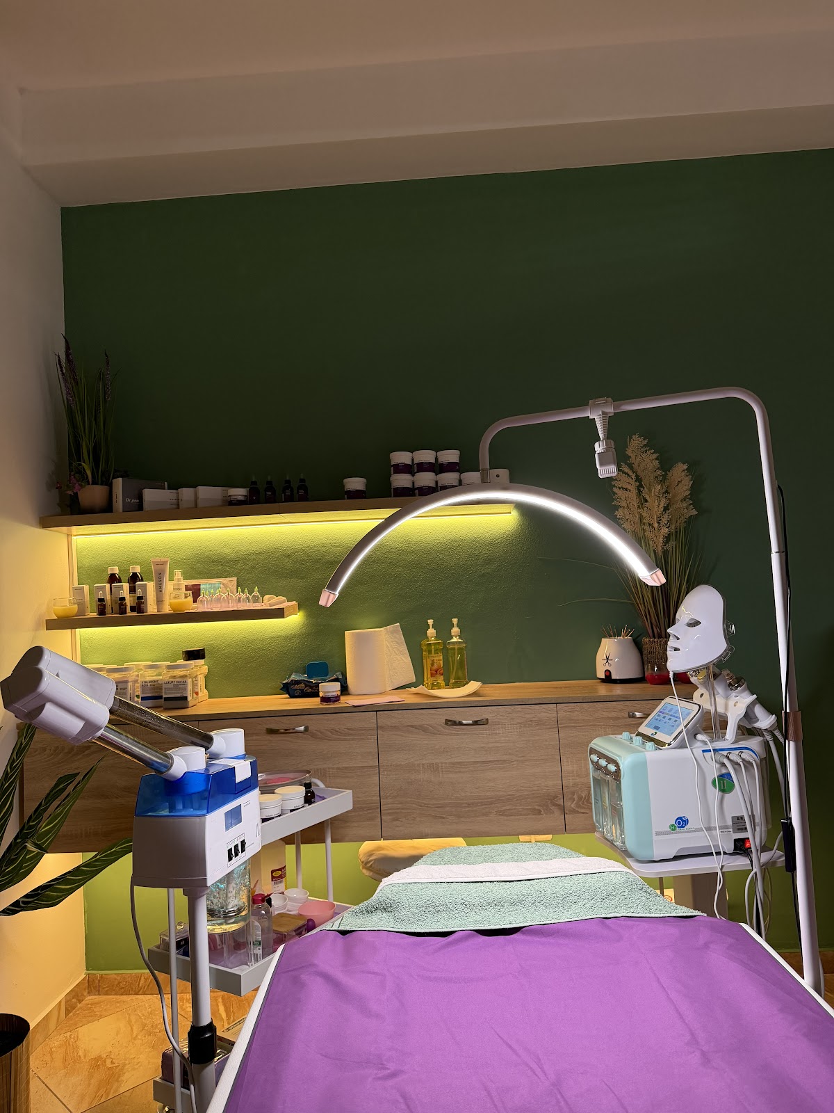 "Skinvestment Sarandë" Massage, Facials, Nails, Waxing