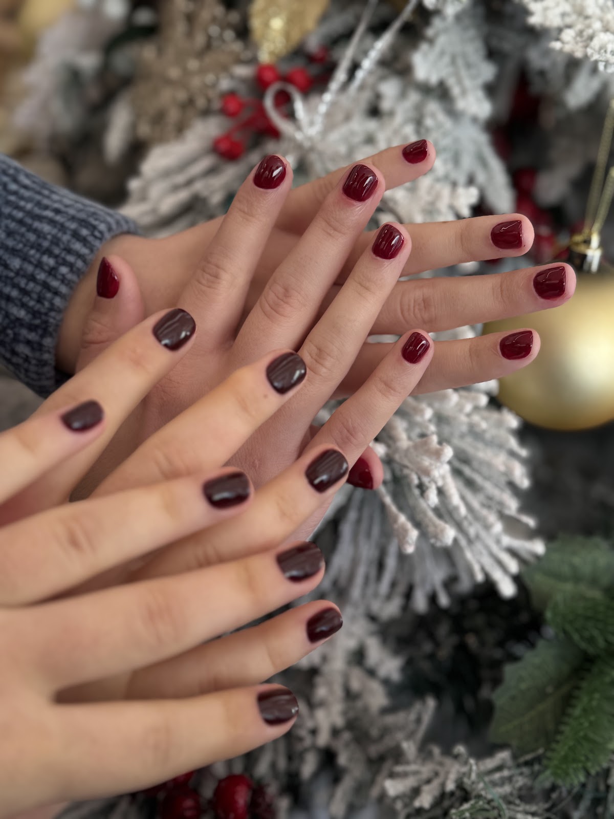 Nails.Roses