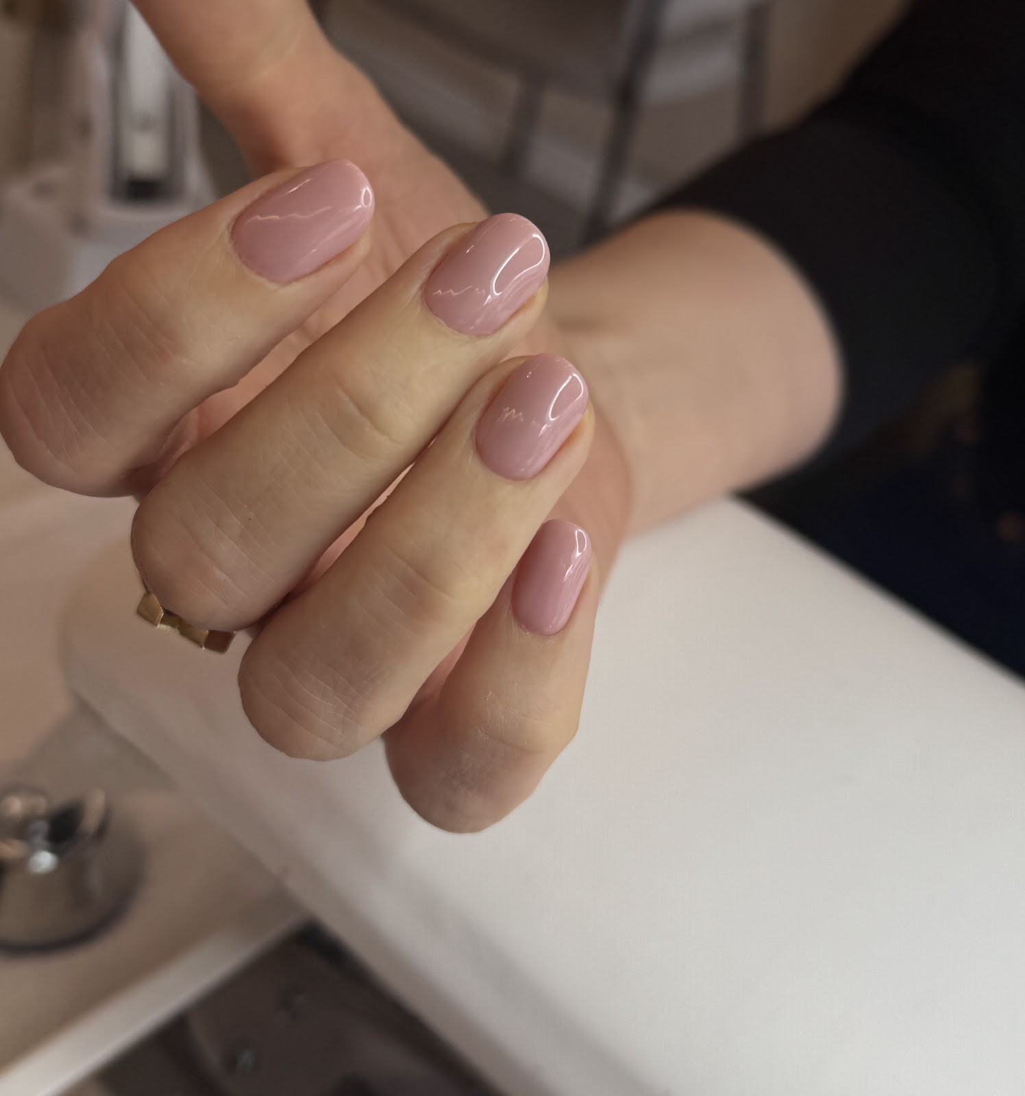 Nails.Roses