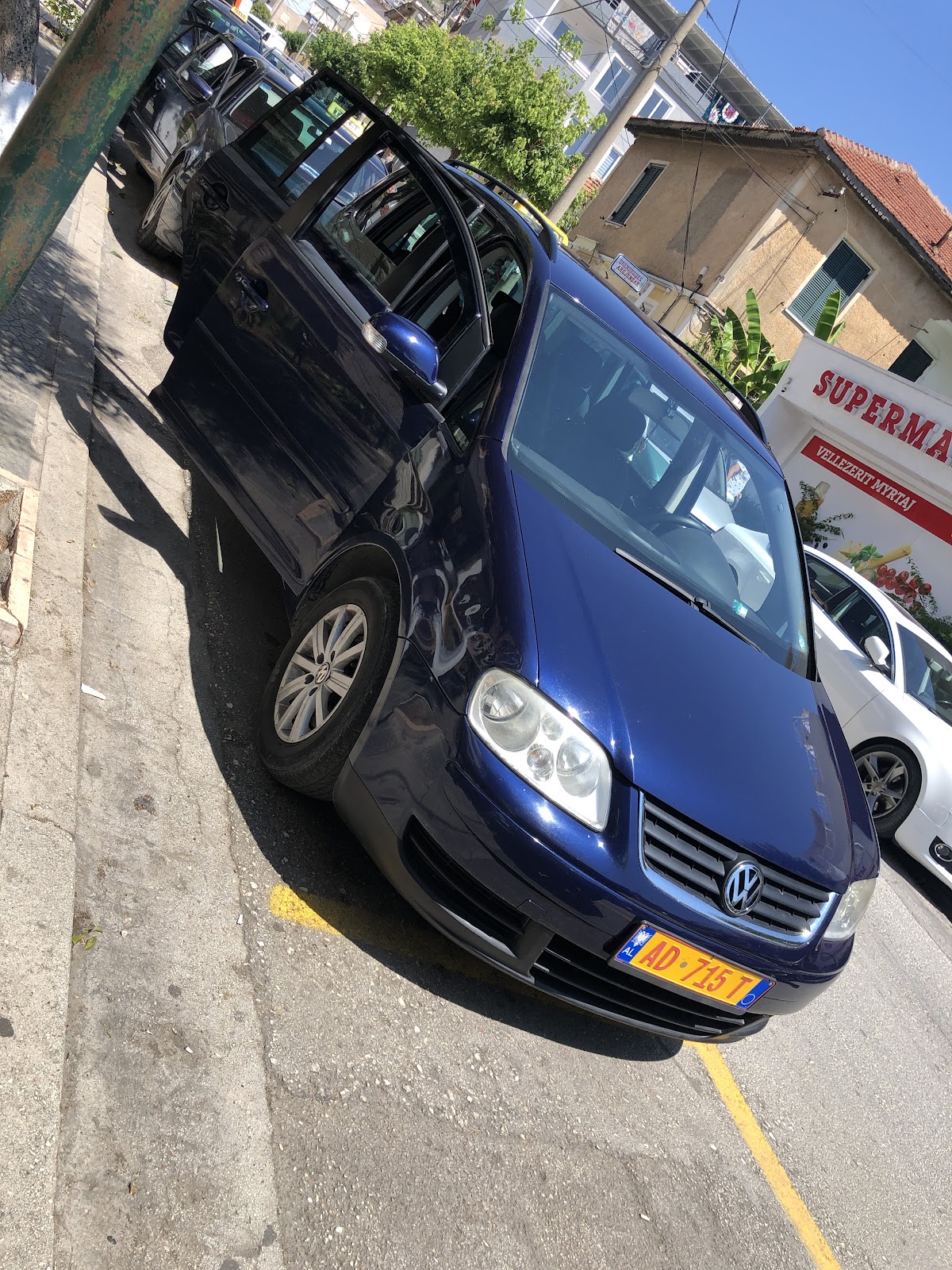 Saranda Taxi AJ 907 T