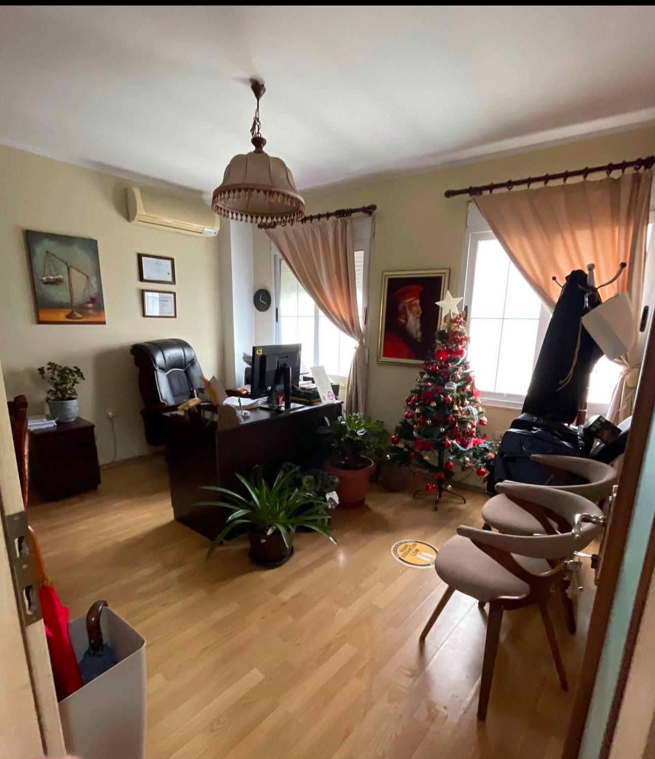 Avokate Valbona Pecaj