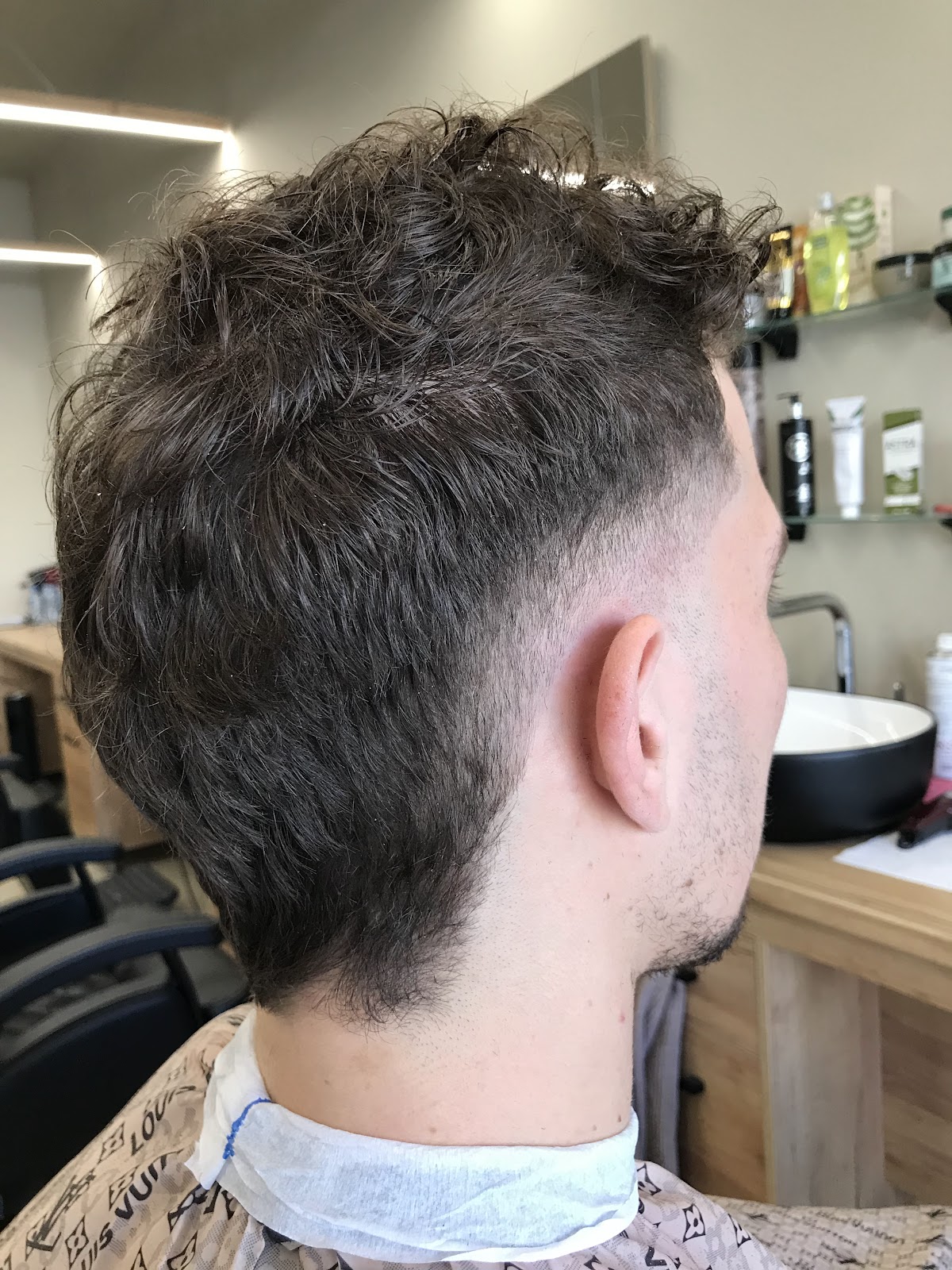 Barber shop Adi