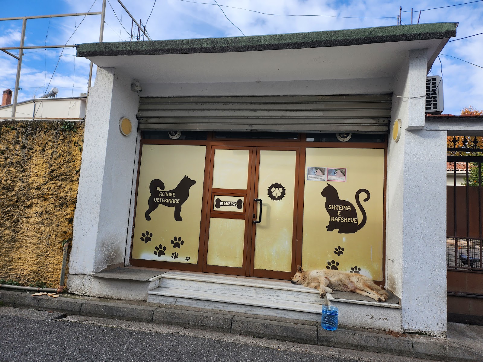 Klinikë Veterinare "Shtëpia e Kafshëve"