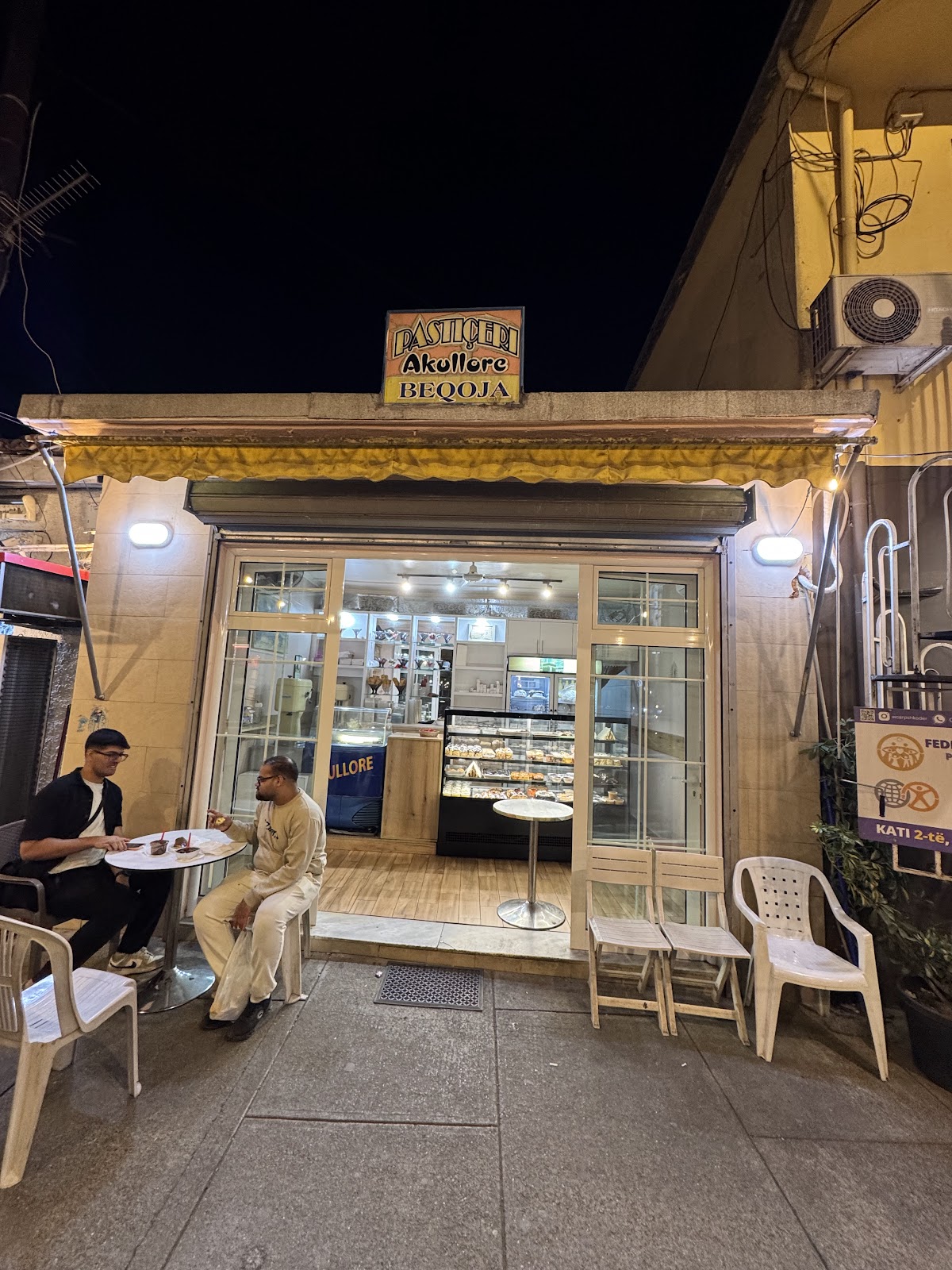 Pastiçeri Akullore Beqoja