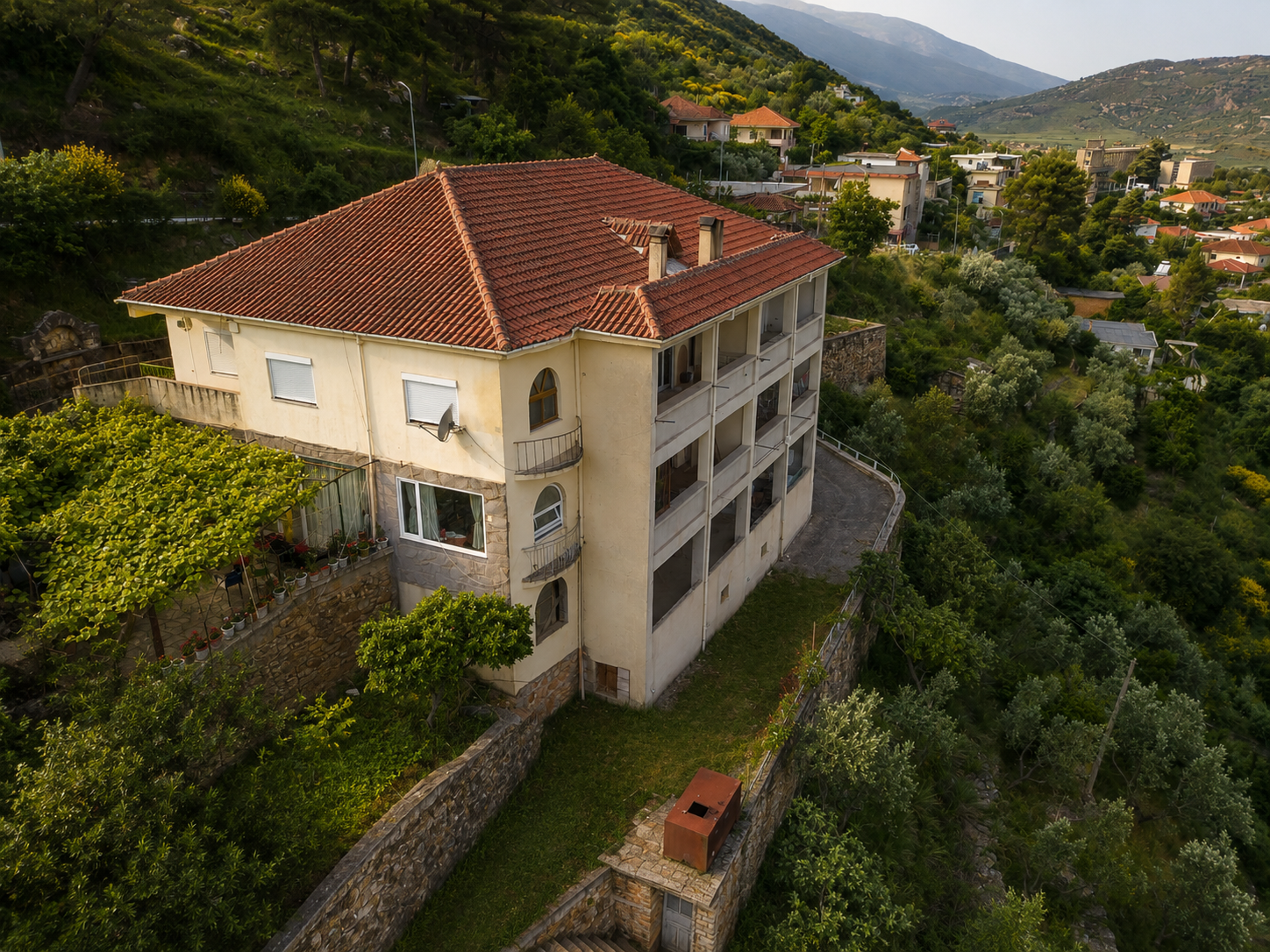 Vila Përmbi Tepelenë
