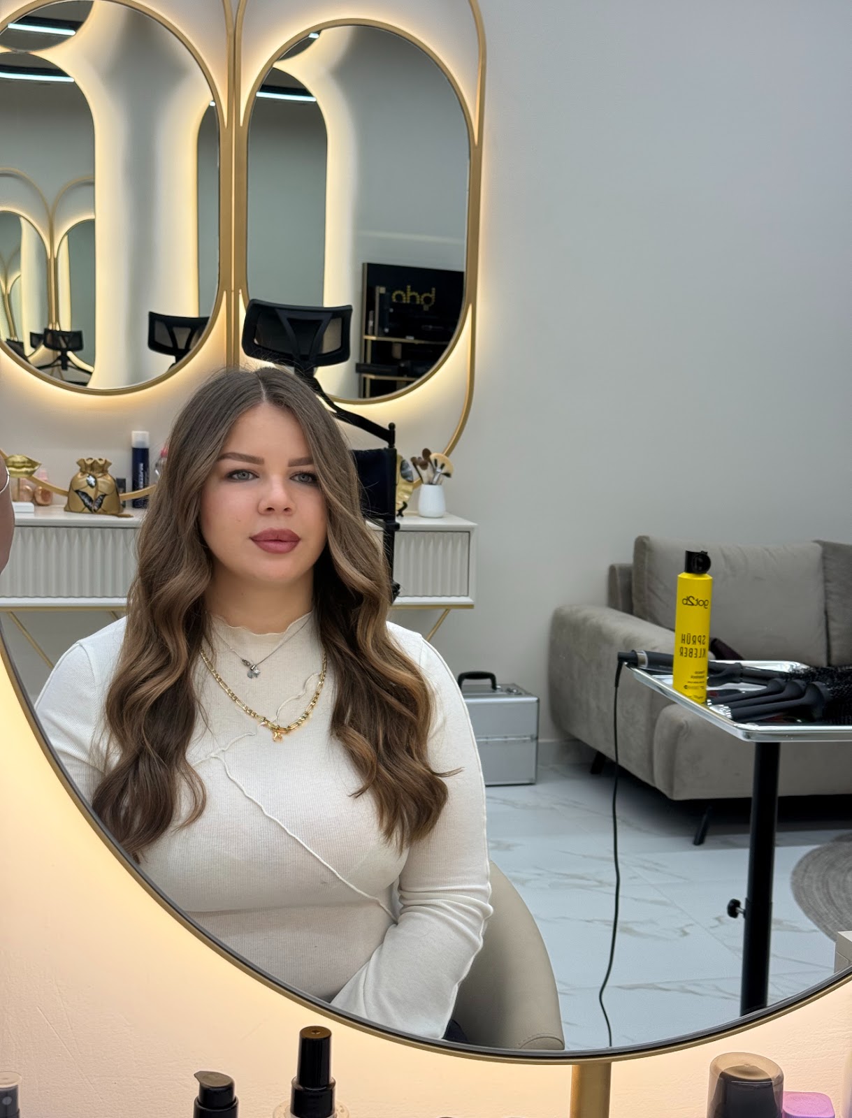Twins Holistic Atelier "Hair&Makeup, Nails,Head Spa"