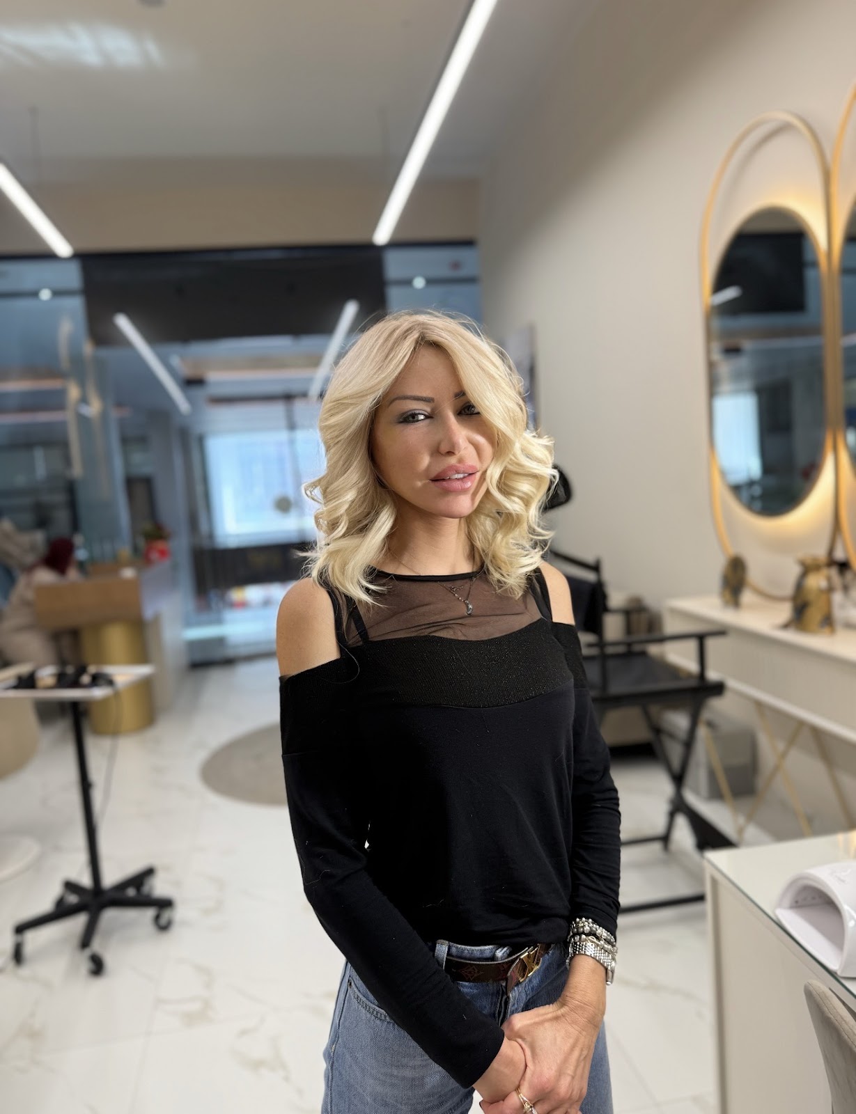 Twins Holistic Atelier "Hair&Makeup, Nails,Head Spa"