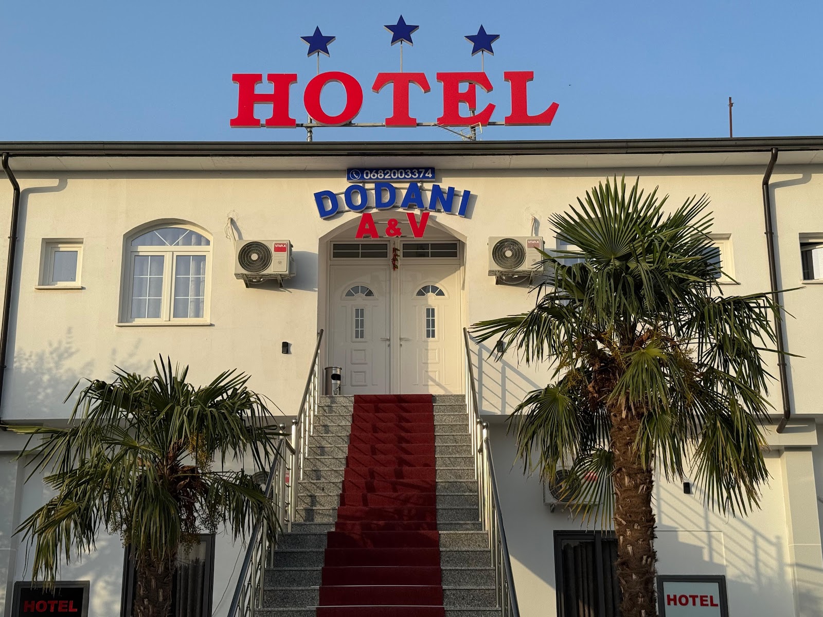 Hotel A & V Dodani