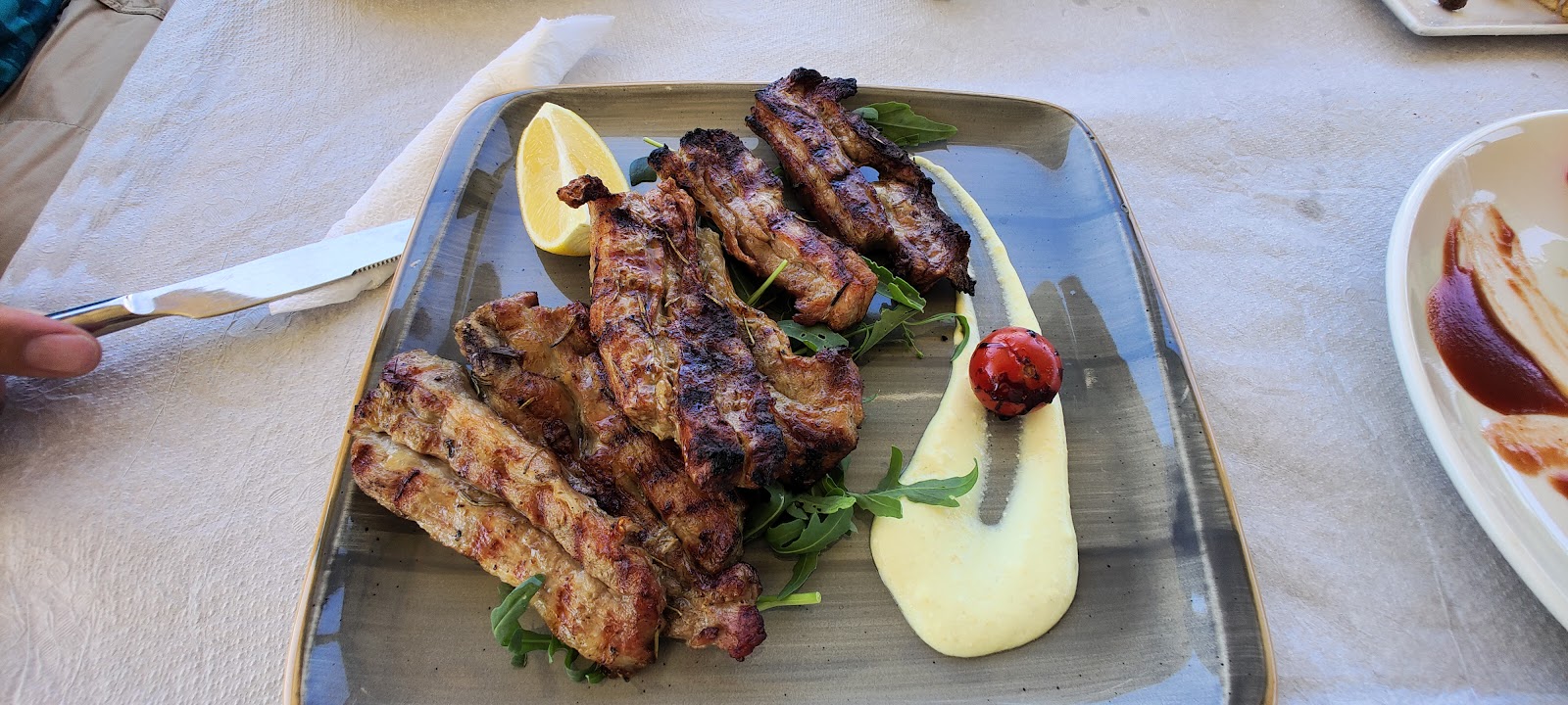 Perla Bar Restaurant