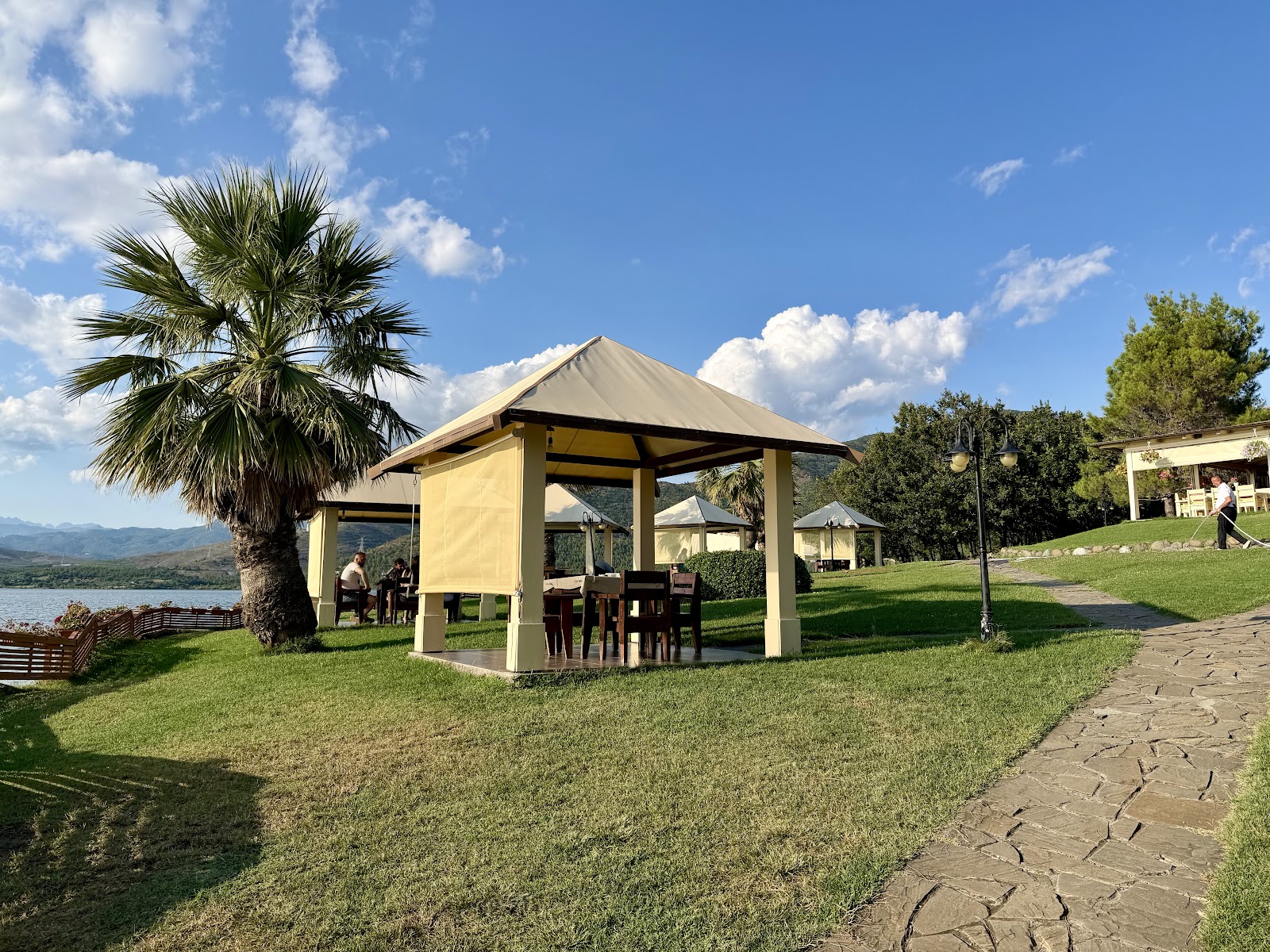 Perla Bar Restaurant